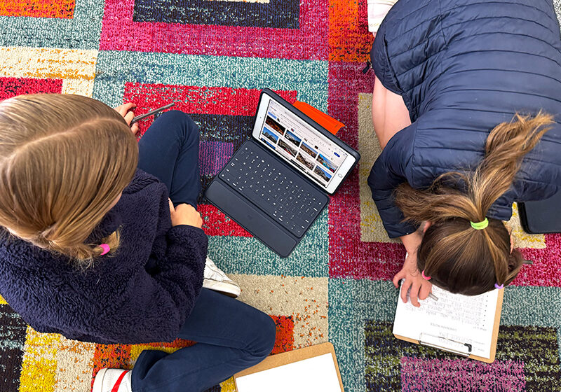 Gillispie Grade 3 students collaborate on a project